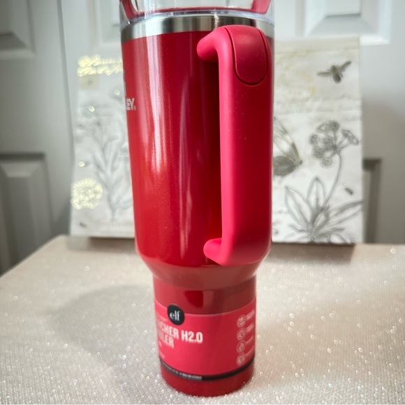 Stanley x Elf 40 oz Red Delicious Flowstate Quencher H2.0 Tumbler - Picture 6 of 13